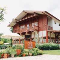 📍บ้านสวนกำไรสุข – คาเฟ่ริมน้ำกลางสวนในฉะเชิงเทรา 