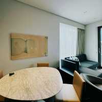 Skyline Ease with a Contemporary Pulse