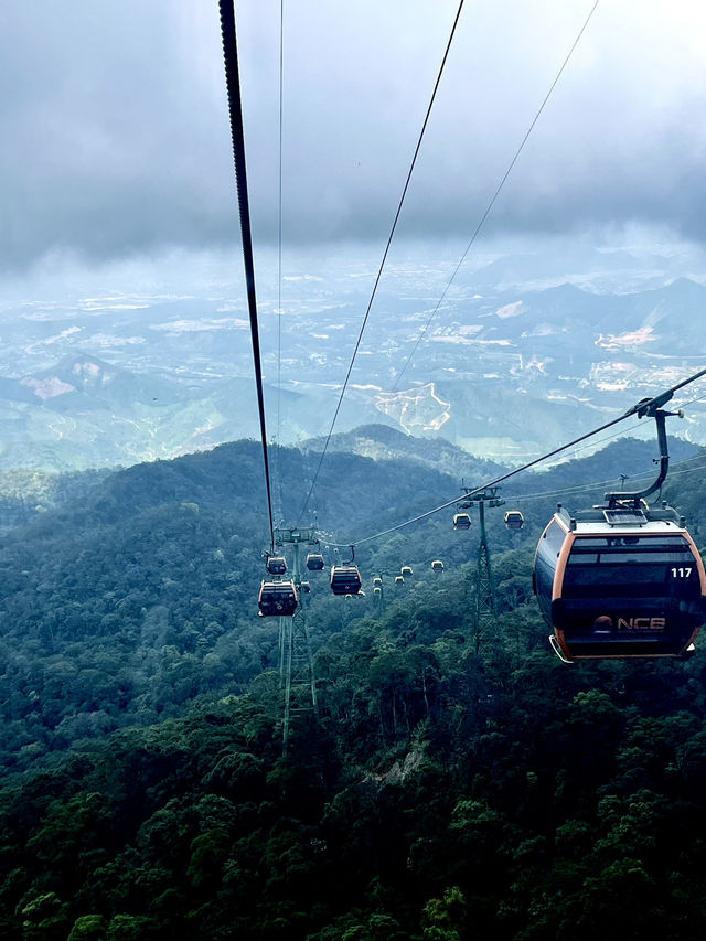 Amazing world record longest Ba Na Hill cable car