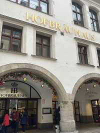 Hofbrauhaus: Where Dukes, Dictators & Drunks Clink Steins