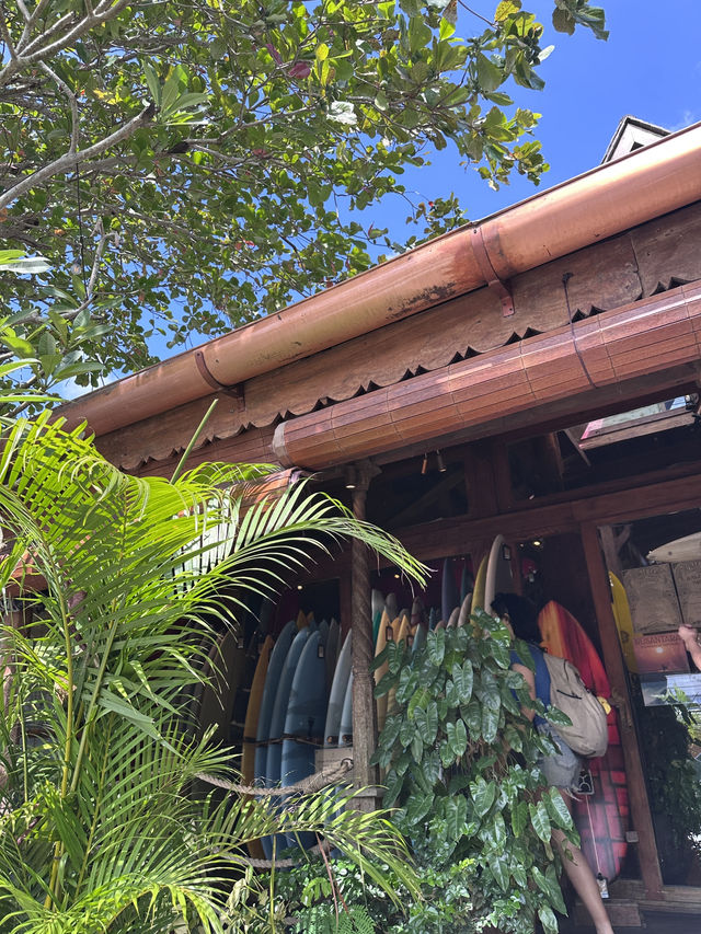 울루와뚜에서 서핑 후 쉬고 싶어서 들른 Drifter Cafe🏄‍♀️