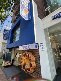 개성이 넘치는 카페거리에서