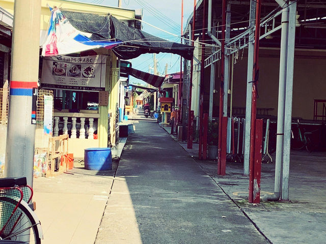 🦀 Pulau Ketam – The Floating Village You Didn't Know You Needed