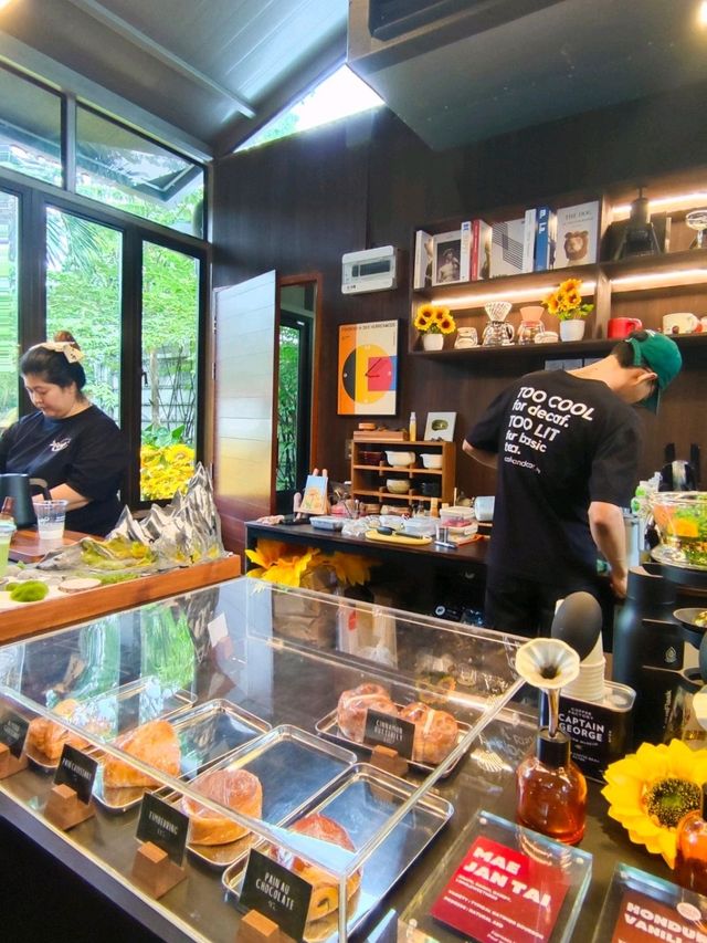 ☕ : calmandcoff cafe คาเฟ่สวนหลวง