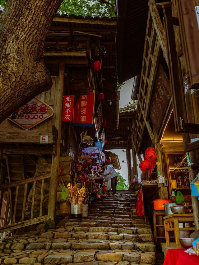 🎋 Wenzhou’s Hidden Ancient Bridge – Free Entry & Endless Lucky Koi!