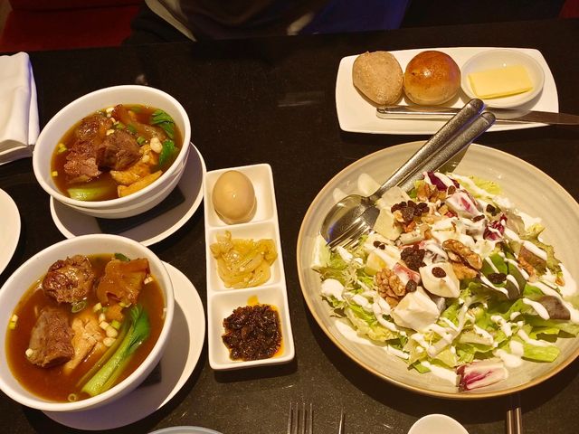 台北君悅酒店，Cheers歡飲廊