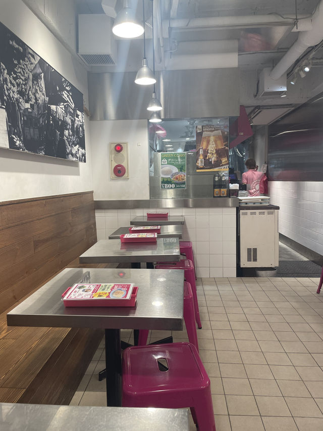 【渋谷カオマンガイ｜東京・渋谷 「茹で鶏の旨み、特製タレの香り。カオマンガイ専門の隠れた名店」】
