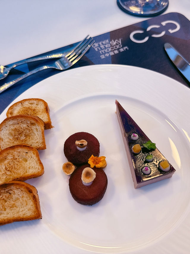 在50米高空用餐值得一試|澳門唯一的Dinner in the sky 在50米高空用餐值得一試|澳門唯一的Dinner in the sky
