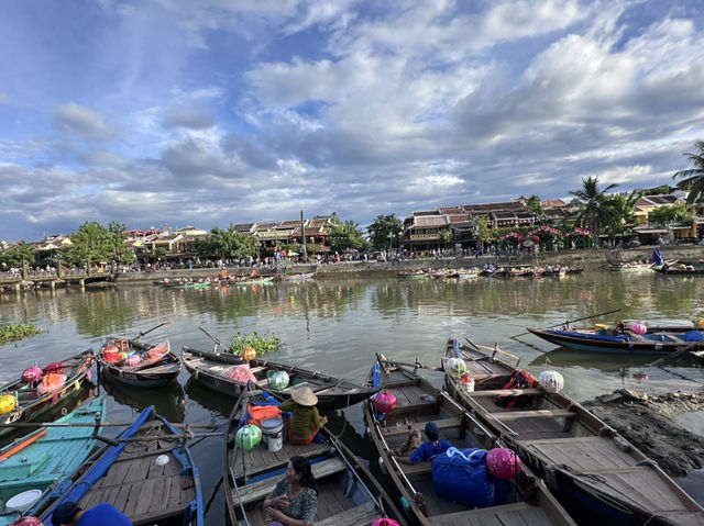 Hoi An – A Gentle Evening Magic Hoi An – A Gentle Evening Magic