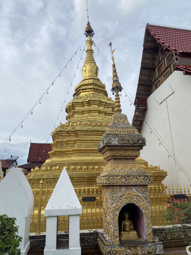 เที่ยววัดหนองเงือก ชมพระแก้วมรกตจำลอง