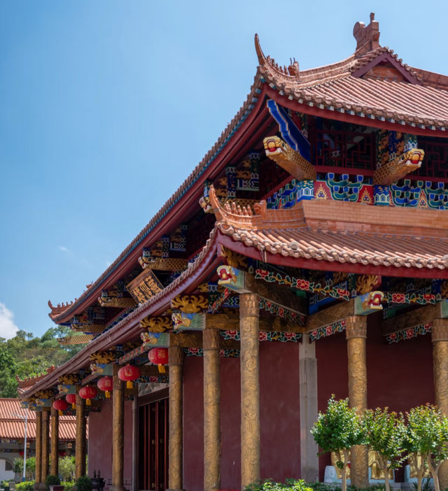 回龍寺—紅牆金龍的絕美光影