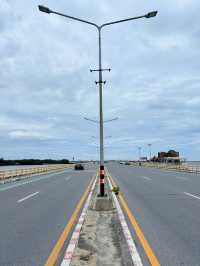 สะพานชลมารควิถี สะพานเลียบริมทะเล ชลบุรี