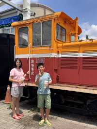 「白色鹽山、甜蜜糖廠、微醺酒香：台南親子一日小旅行」