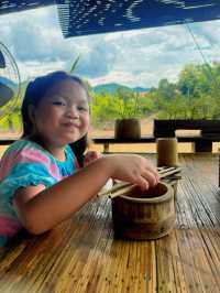 Luang Phabarng with family