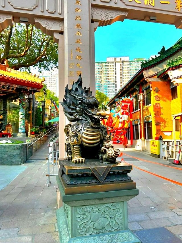 Wong Tai Sin Temple Hong Kong: Elegance in Chinese Architecture Wong Tai Sin Temple Hong Kong: Elegance in Chinese Architecture