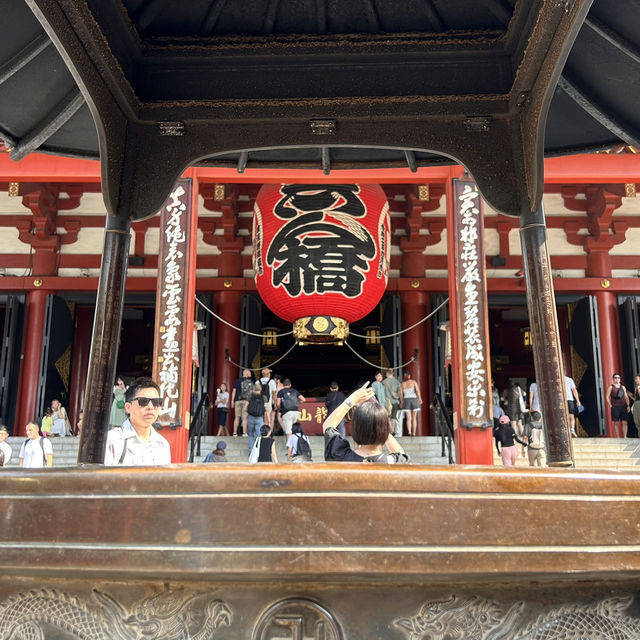 The Heart of Asakusa: A Solo Visit to Sensō-ji's Main Hall (Kannondō) 🙏