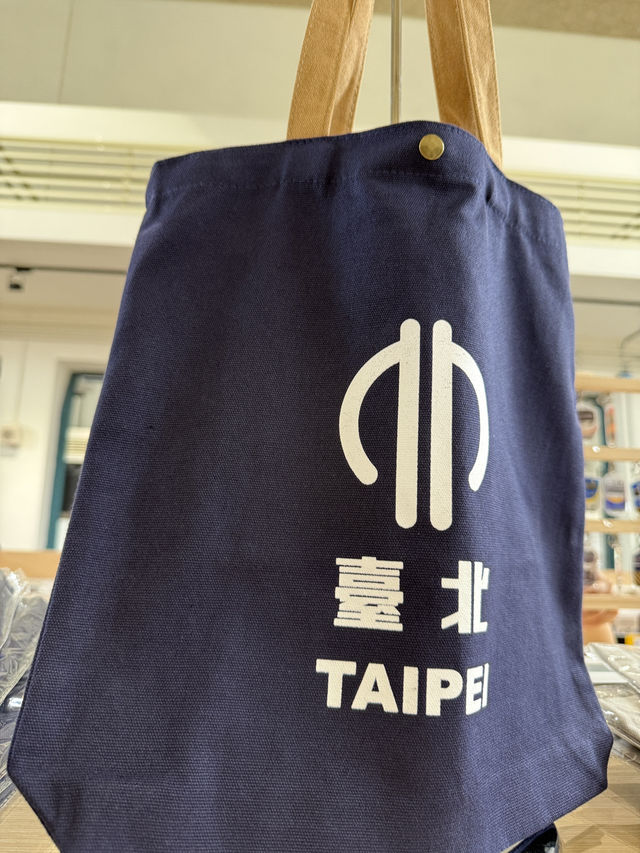 台鐵博物館｜復古鐵道風與文創設計交織的時光旅行