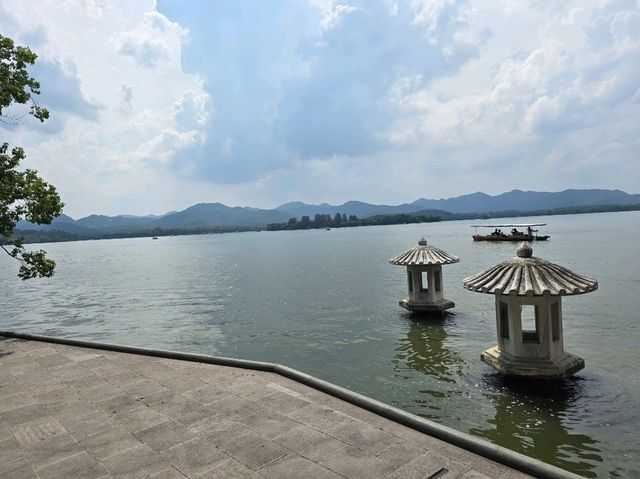 West Lake ทะเลสาบซีหู เมืองหางโจว West Lake ทะเลสาบซีหู เมืองหางโจว