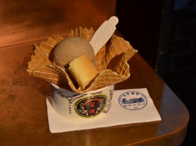 Miyahara ร้านไอศกรีม/ร้านหนังสือสุดคลาสสิกที่ไทจง
