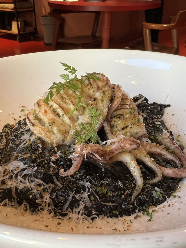 台中|嵩 SUNG——在珊瑚橘洞穴裡吃一口海風與煙火氣的創意餐酒館 🍷🦑 台中|嵩 SUNG——在珊瑚橘洞穴裡吃一口海風與煙火氣的創意餐酒館 🍷🦑