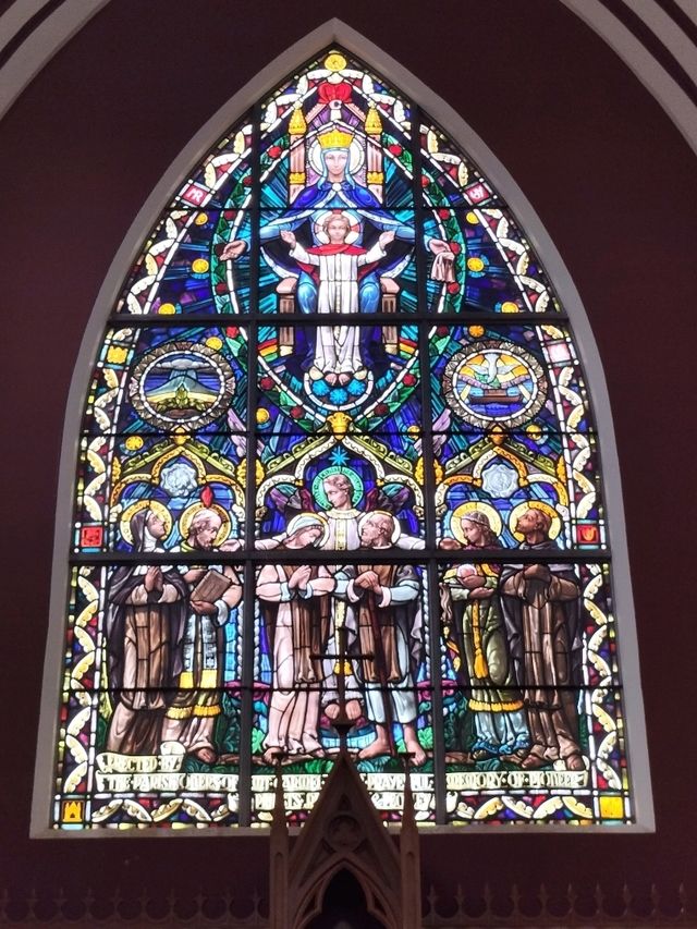 ⛪Charming Inner City Catholic Church⛪