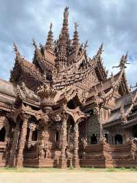 🛕 The Sanctuary of Truth – Pattaya’s Architectural Wonder 🌅