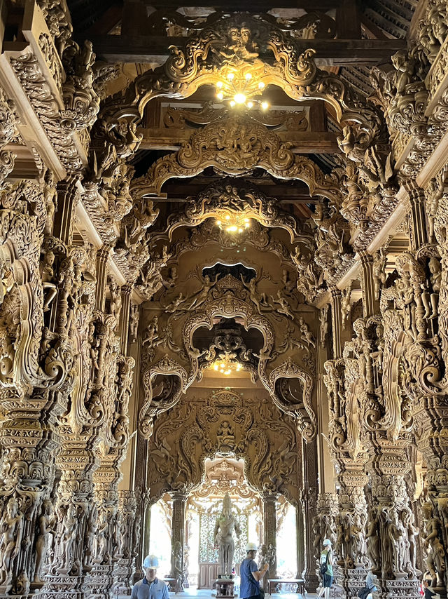 Marvel Universe: Inside the Sanctuary: A Universe Carved in Wood 🌌✋