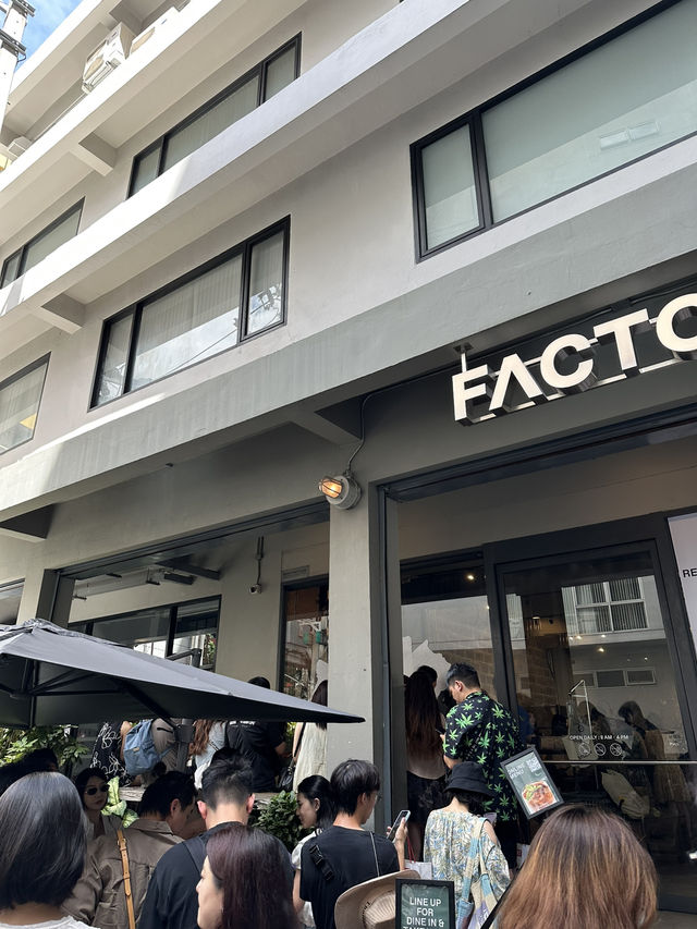 방콕의 인기 카페, 팩토리 커피 ☕ 