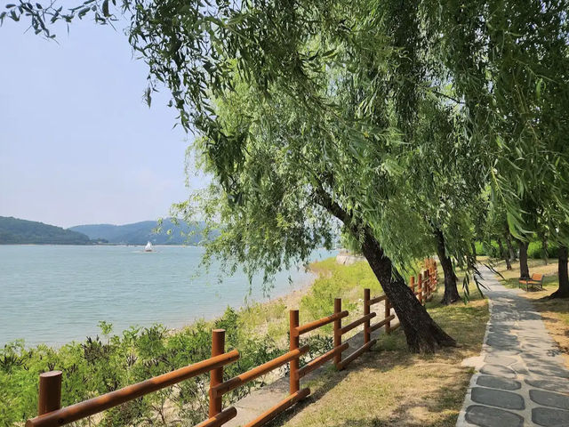 Bomun Lake
