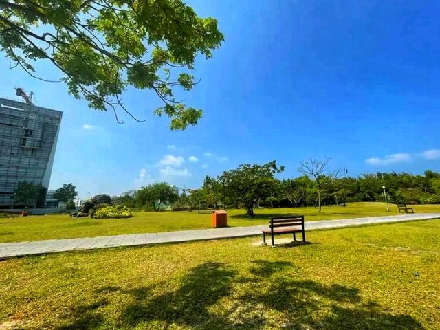 🌴Urban Serenity by the Sea – Explore Hulhumalé Central Park, Maldives