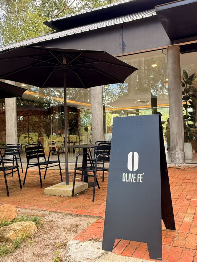 Olive fe’ คาเฟ่ในสนามกอล์ฟ @Hatyai