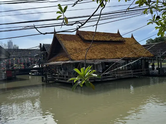 江邊木船打卡靚位推介📷