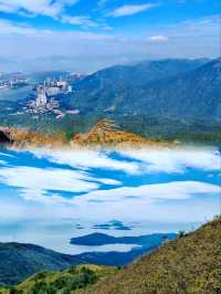遠眺島嶼夢幻山脈風光