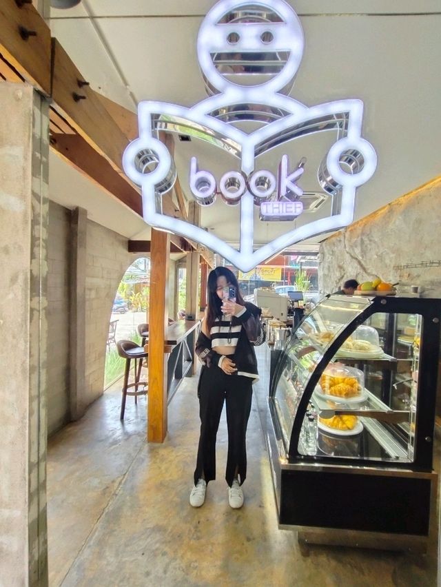 BOOK THIEF CAFÉ