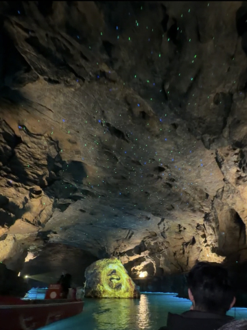 Huanglong Dong (Yellow Dragon Cave) — A Journey Into an