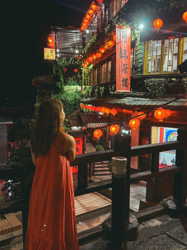 静けさを取り戻した夜と早朝の九份 | Trip.com — Тайвань