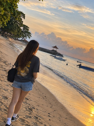 Matahari terbit di pantai Sanur