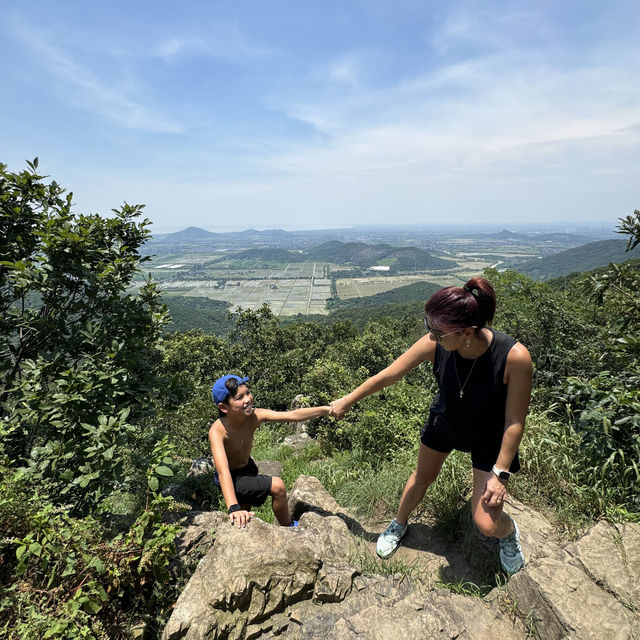 Tanxianling Ancient Trail and Nanbei Lake 