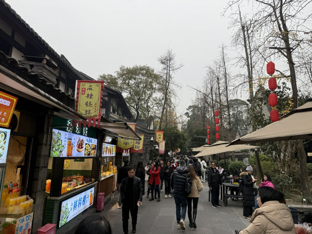One Day in Chengdu: Wuhou Temple, Jinli, and Jiuyanqiao