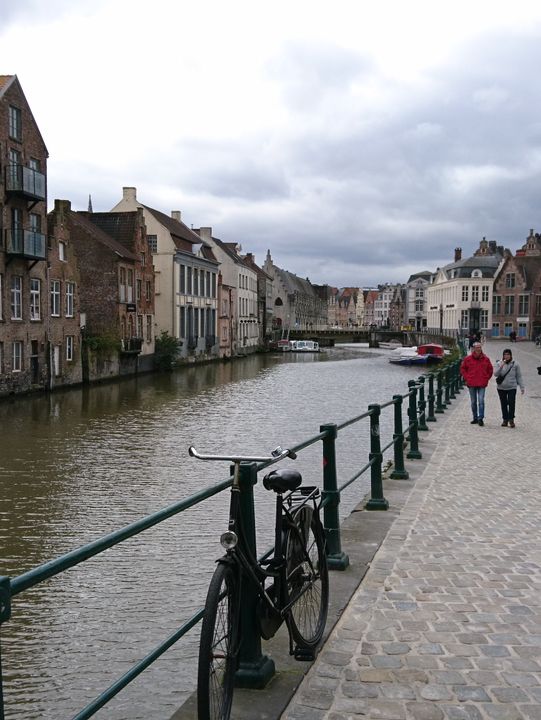 🏰 Ghent: Medieval Charm & Modern Energy