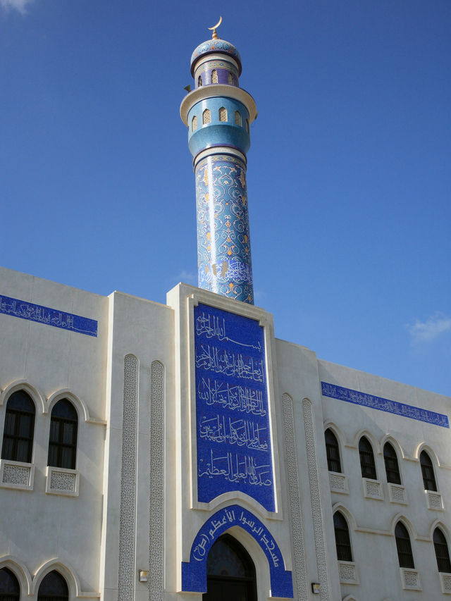 The Spiritual Elegance of Oman’s Smaller Mosques 🕌