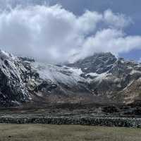🎒🏔️ Backpacker’s Guide to Everest Base Camp: Hike of a Lifetime (on a Budget!)