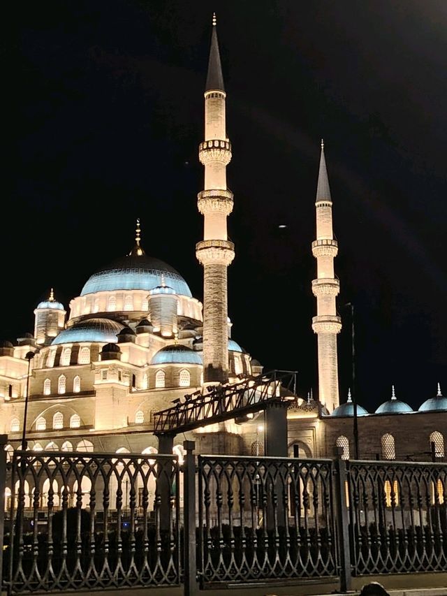Wandering Through the Magic of Istanbul 🇹🇷🕌