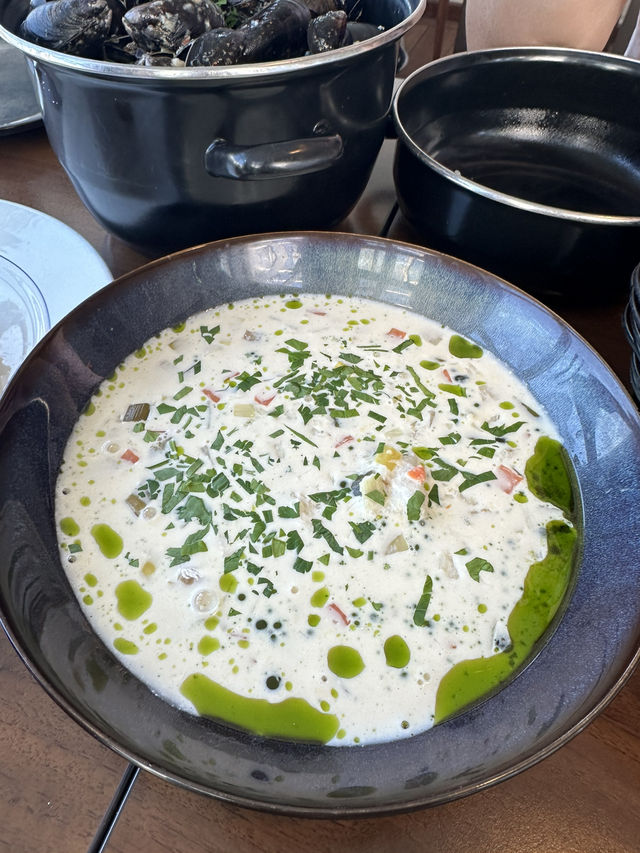 【漢寧斯菲爾Henningsvaer餐廳推介，配上一流風景和美食】
