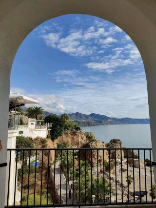 Stunning Málaga with castles, beaches caves and more! 