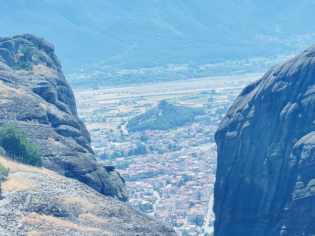 Meteora: Greece’s Sky-High Monasteries Meteora: Greece’s Sky-High Monasteries