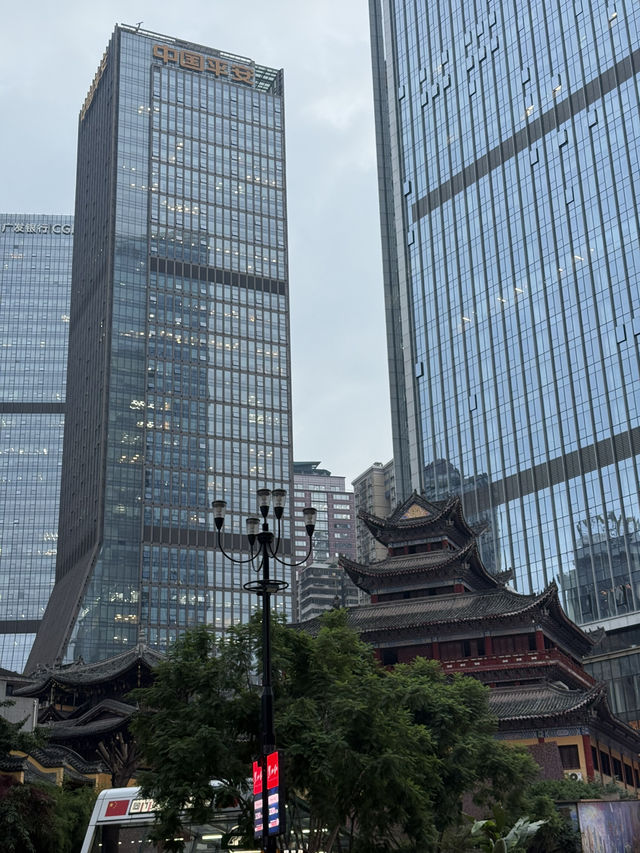 🌆 Чунцин — город, который удивляет с первой минуты.