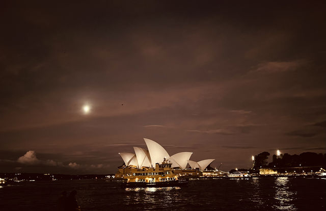 Sydney Opera House and Harbour Bridge in the night.