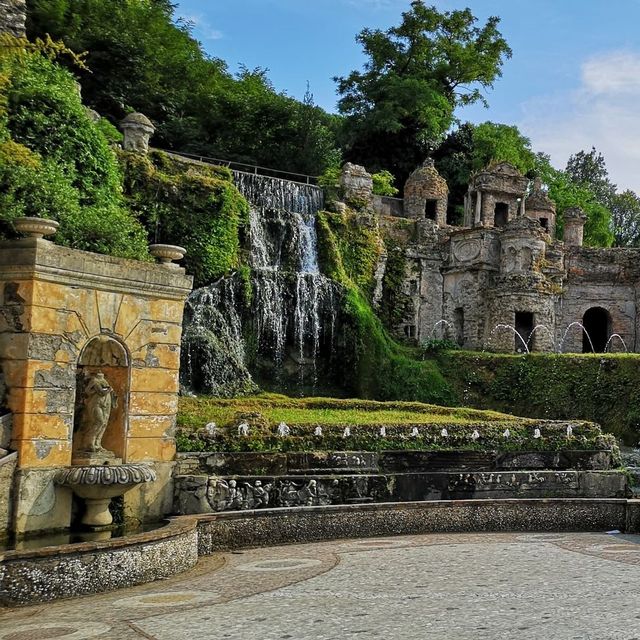 Discover the Enchanting Fountain of Rometta: A Gem of Tivoli, Rome 🛥️🏛️