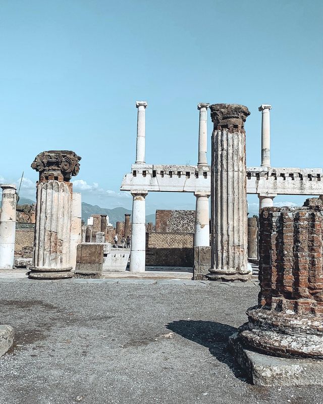 Pompeii: A Journey Back in Time through the Echoes of History 🌋